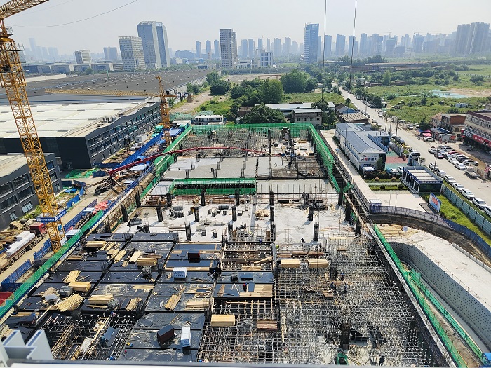 華秦科技新材料園項(xiàng)目B地塊全面沖出“正負(fù)零”